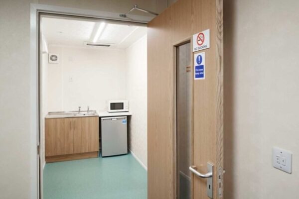 006-modular-building-kitchen-960x640-1-800x533-1.jpg (3 Bay) Compliant Modular Building