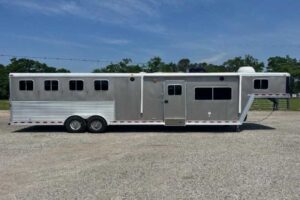 2006-featherlite-8412lq-4-horse-trailer-with-12-short-wall.jpg 2006 Featherlite 8412LQ 4 Horse Trailer with 12′ Short Wall