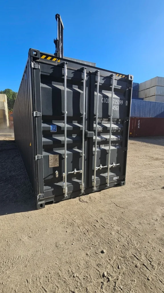 Shipping Containers 40ft 9’6 Tall - Image 2