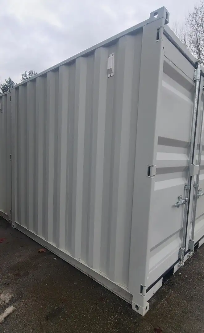 9 ft Mini Shipping Container - Image 2